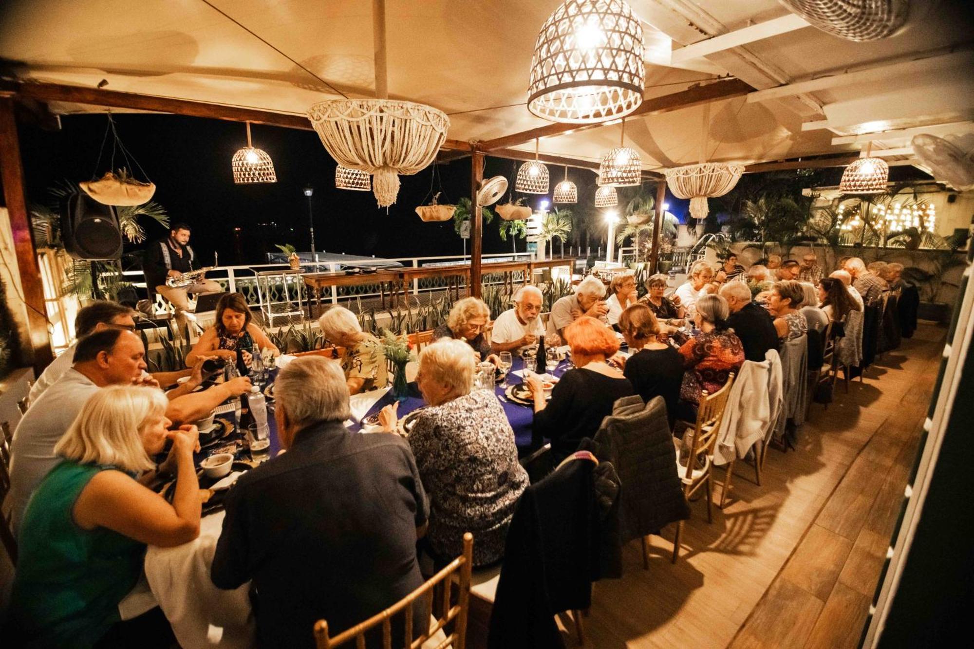 Hotel Peten Express Флорес Экстерьер фото