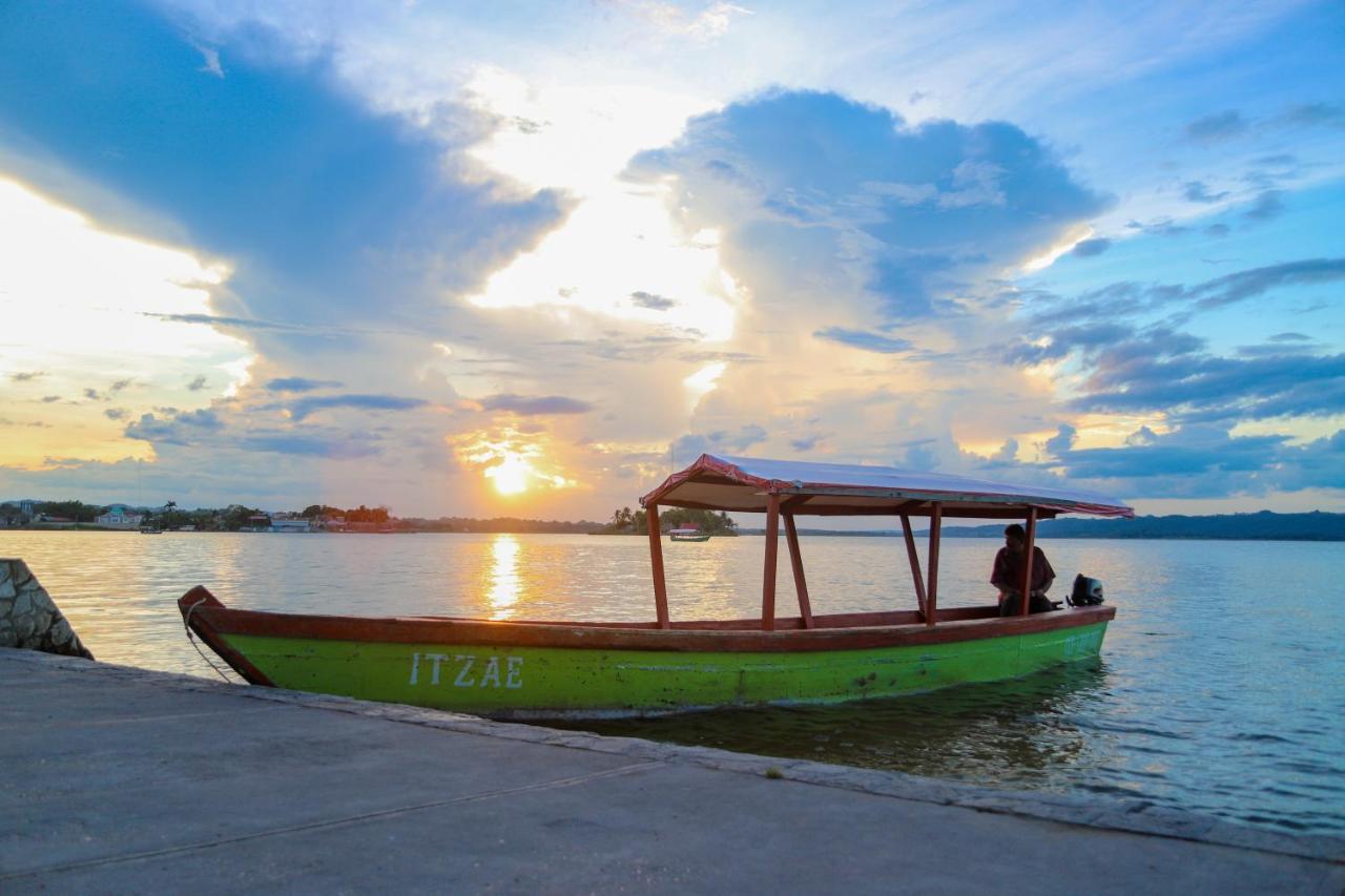 Hotel Peten Express Флорес Экстерьер фото