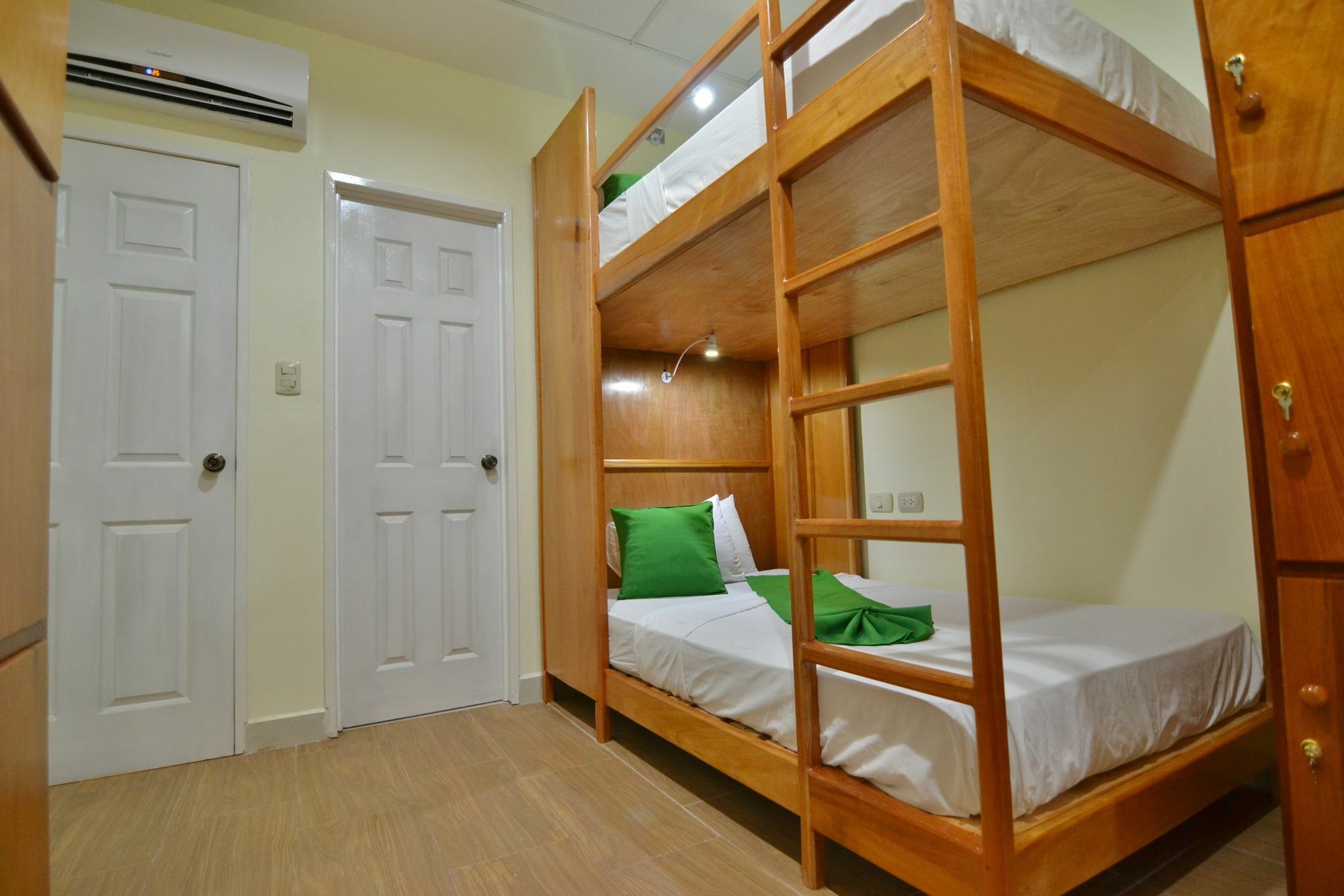 Hotel Peten Express Флорес Экстерьер фото